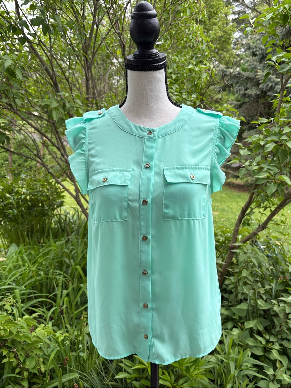 XS Monteau Mint Green Ruffle Shoulder Button-Front Camisole